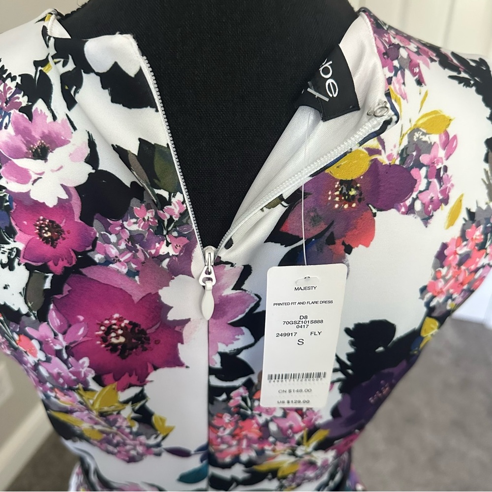 NWT Bebe floral print fit and flare sleeveless dress small - Picture 6 of 8